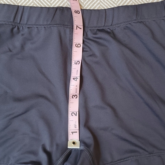 ASICS size Large running shorts - Picture 3 of 12